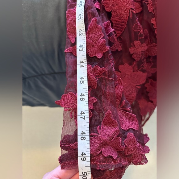 SHEIN | L | Burgundy Lace-up Mermaid Dress with Butterfly Appliqué - Picture 7 of 9